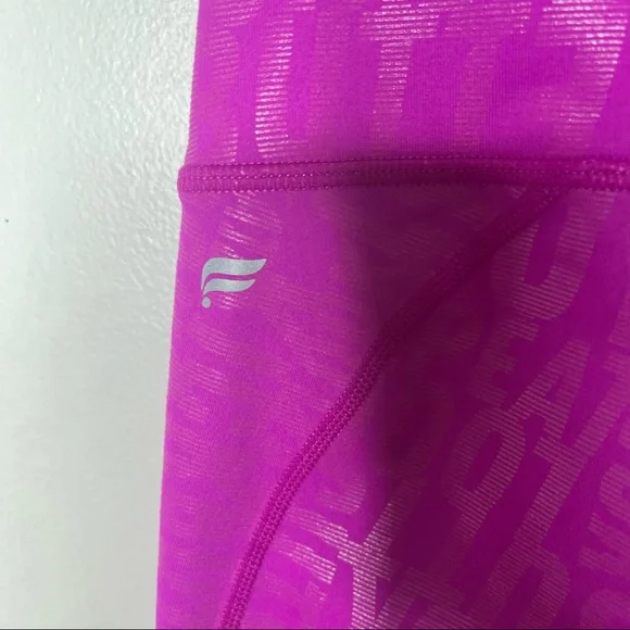 FABLETICS Kick Butt Fiesta Define High-Waisted 7/8 Barbiecore Legging - Picture 11 of 15